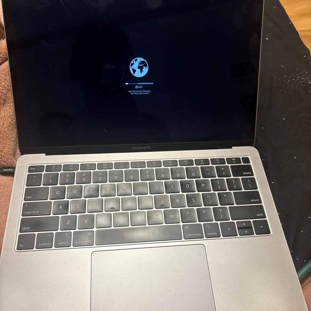 Apple MacBook Air - Gray